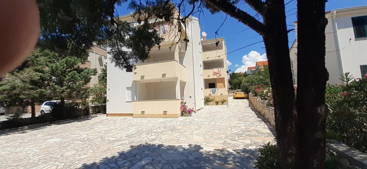 Apartments President Novalja Exterior foto